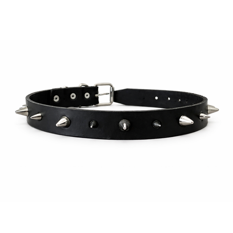 Collar piel con picos