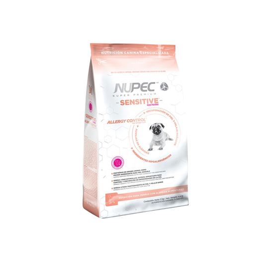 Bolsa blanca y salmón de NUPEC Sensitive Razas Pequeñas con la imagen de un perro pequeño.