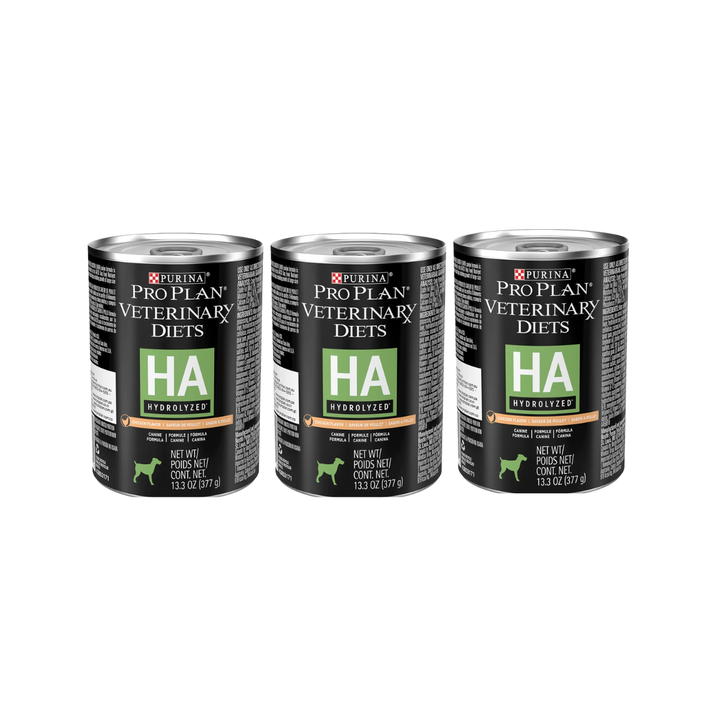 Tres latas de Purina Pro Plan Veterinary Diets HA Hydrolyzed para perros, con etiquetas negras y verdes.